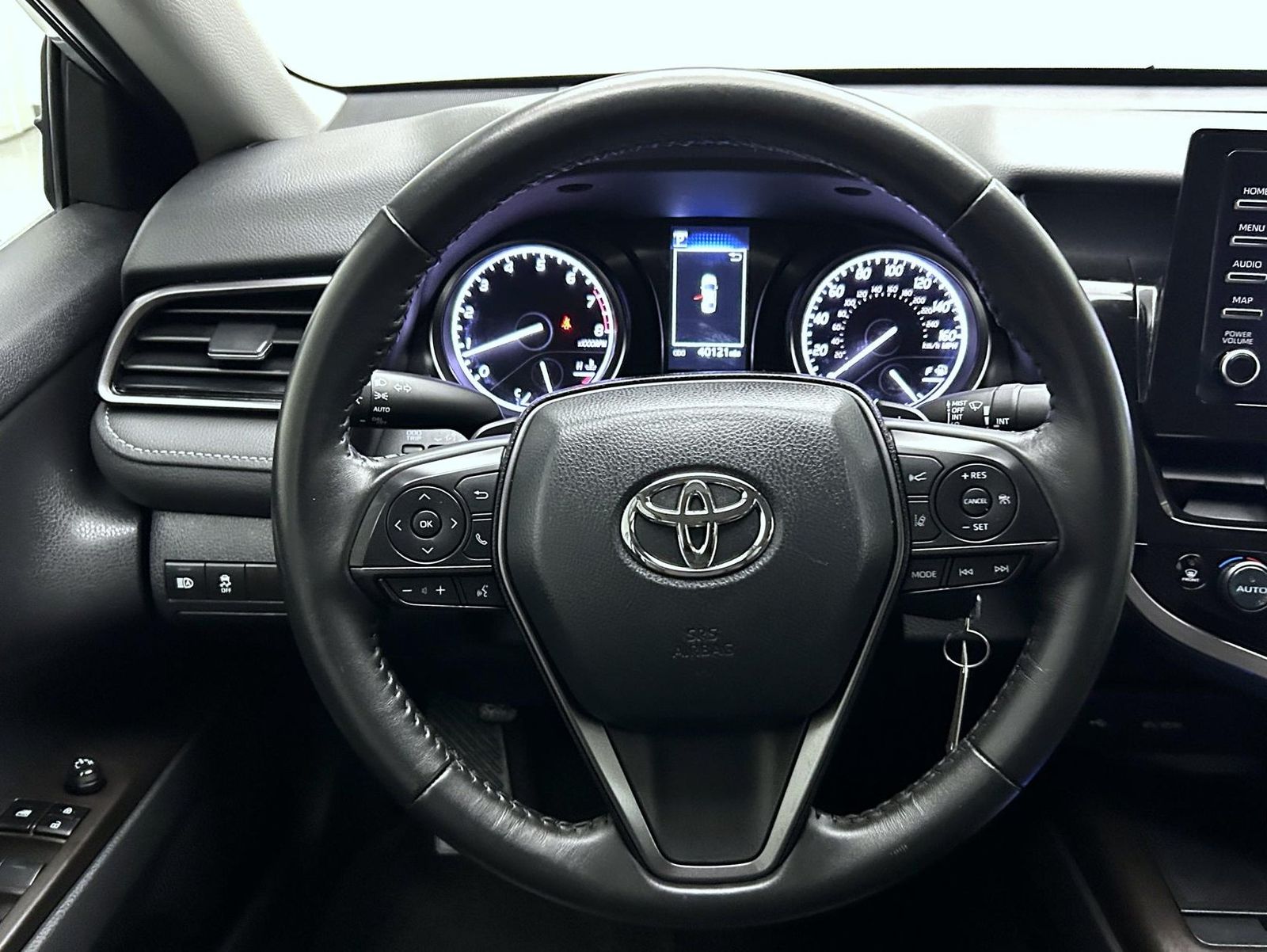 2024 Toyota Camry SE photo 11