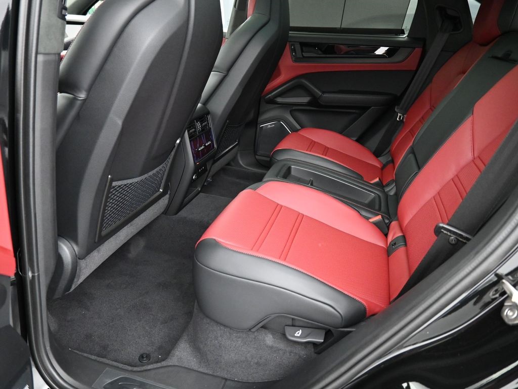 2026 Porsche Cayenne GTS Coupe photo 18