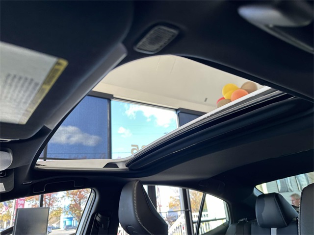 2025 Toyota Camry SE photo 4