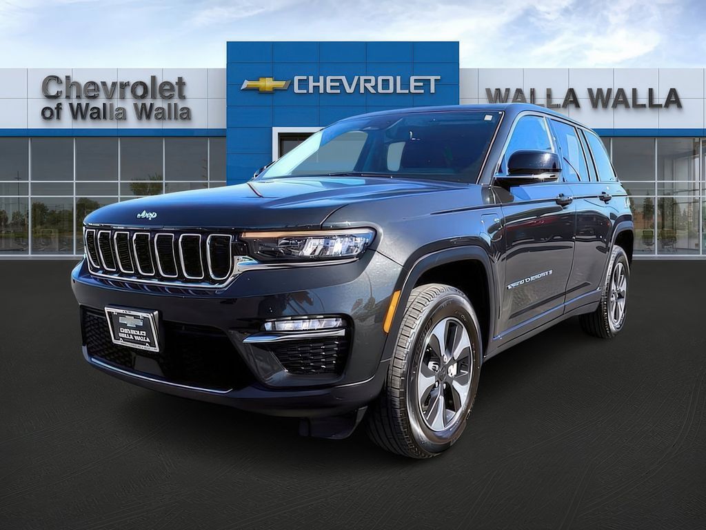 2024 Jeep Cherokee 4xe Limited photo 3