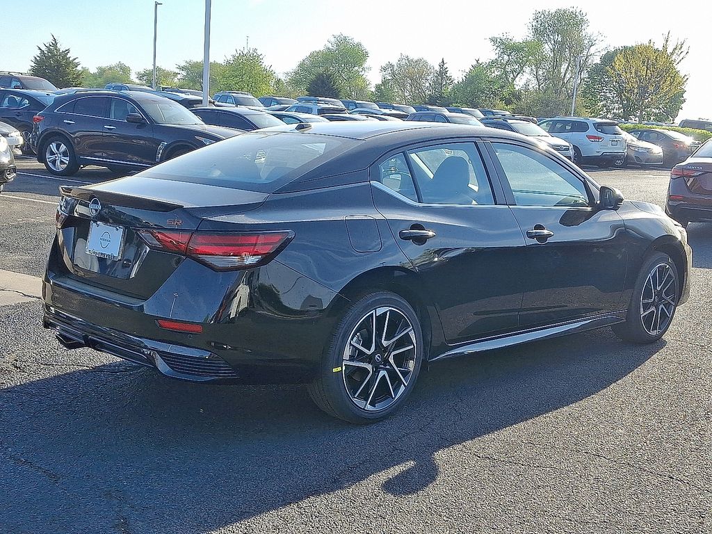 2025 Nissan Sentra SR photo 4