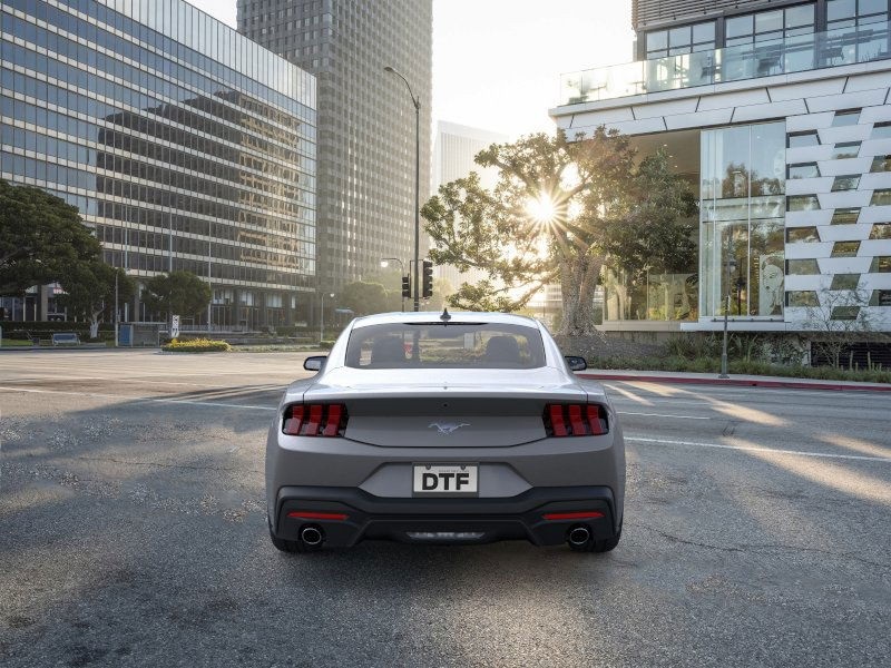 2025 Ford Mustang EcoBoost photo 4