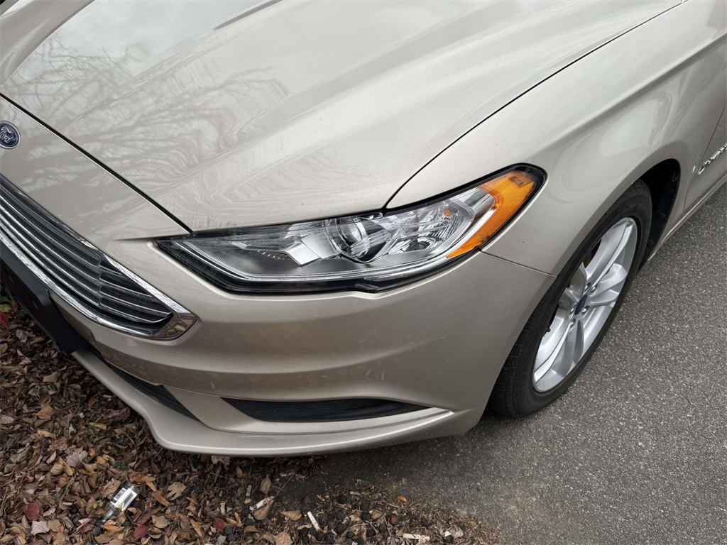 2018 Ford Fusion Hybrid S photo 2