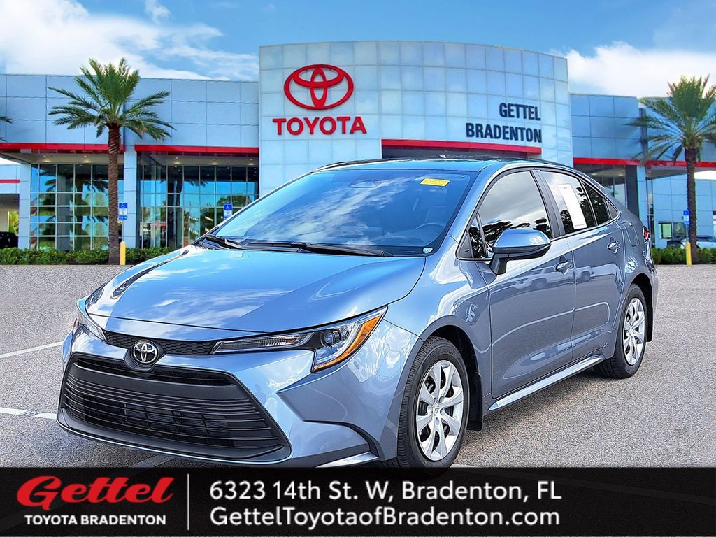 2026 Toyota Corolla LE's photo