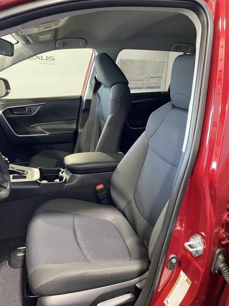 2025 Toyota RAV4 LE photo 29