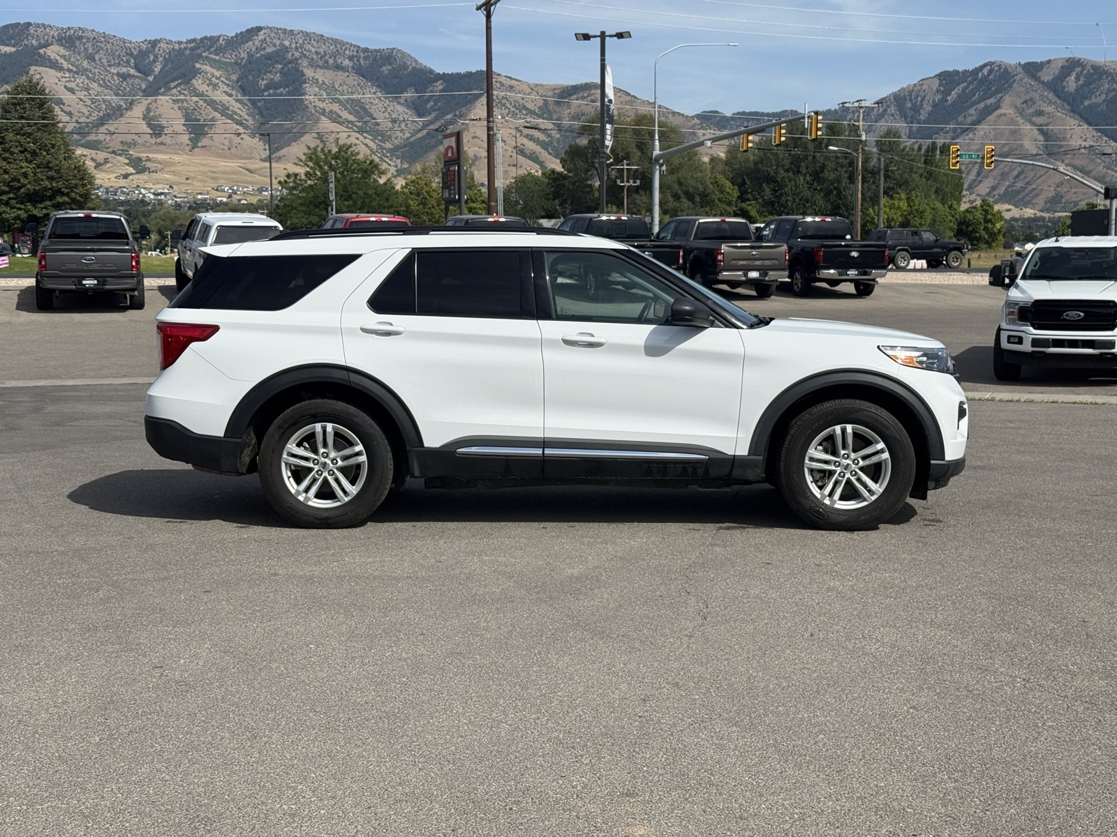 2022 Ford Explorer XLT photo 4