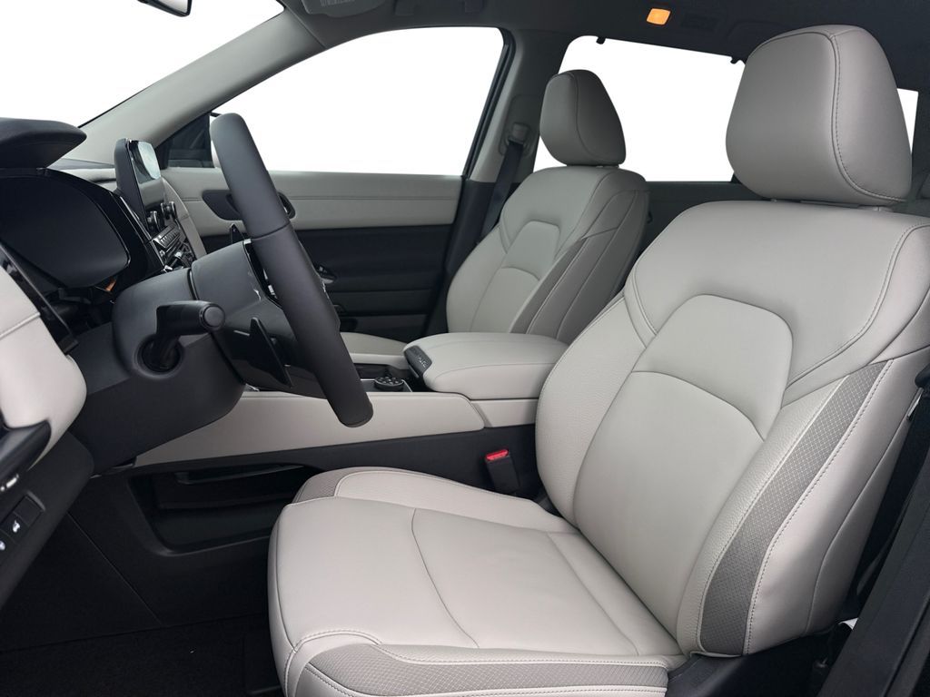 2025 Nissan Pathfinder SL photo 8