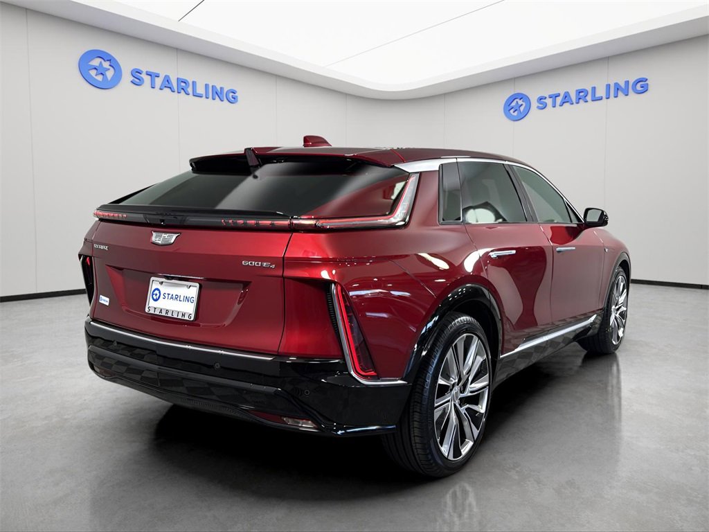 2024 Cadillac Lyriq Luxury photo 8