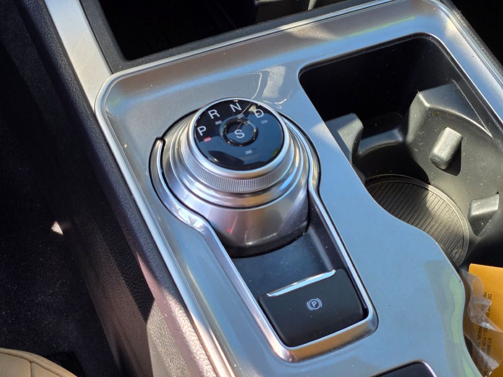 2024 Ford Edge SEL photo 22