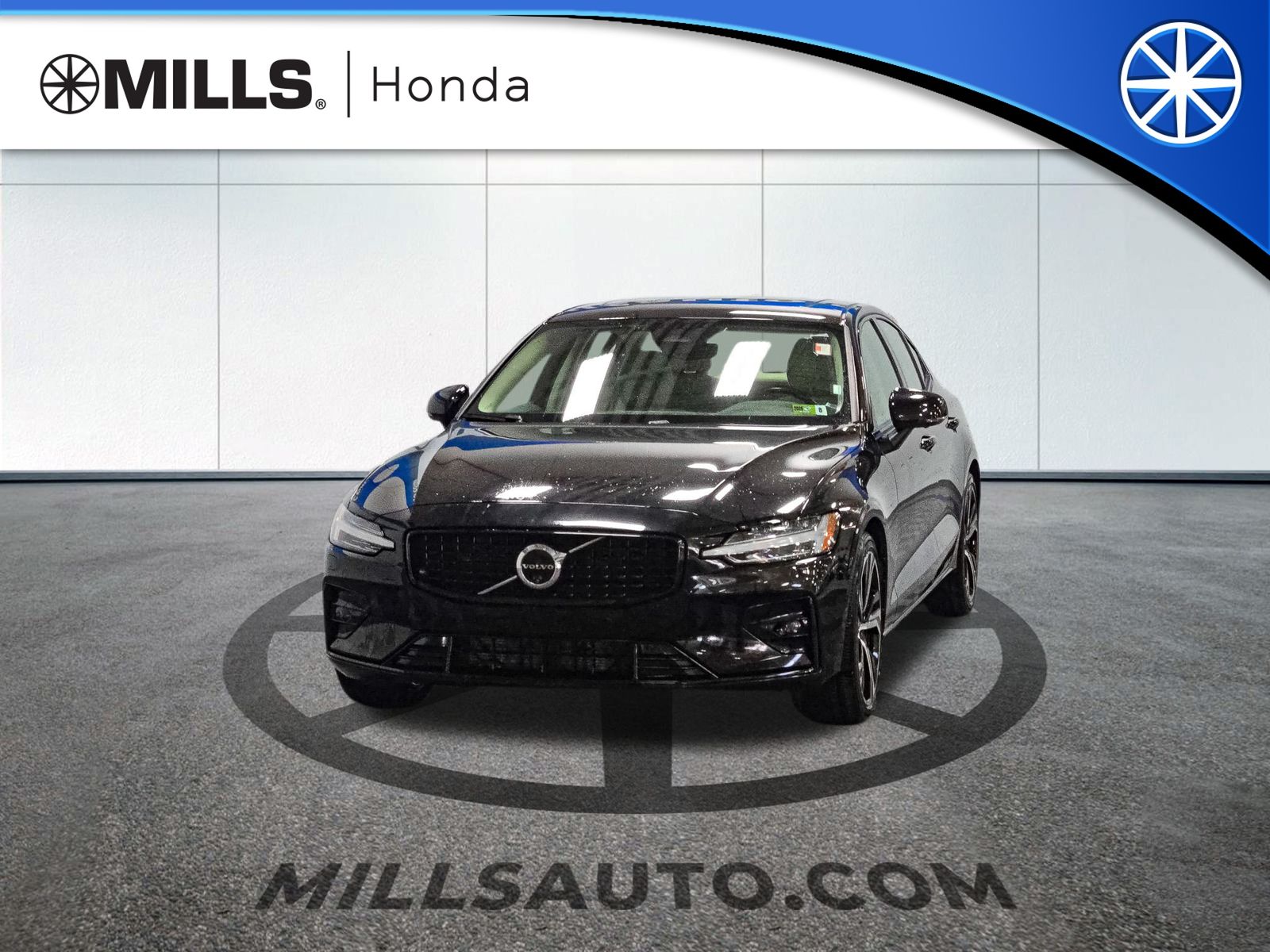 2024 Volvo S60 Plus's photo