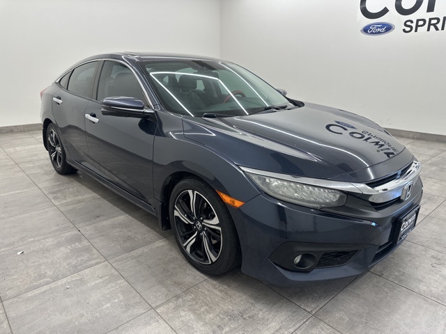 2017 Honda Civic Touring photo 3