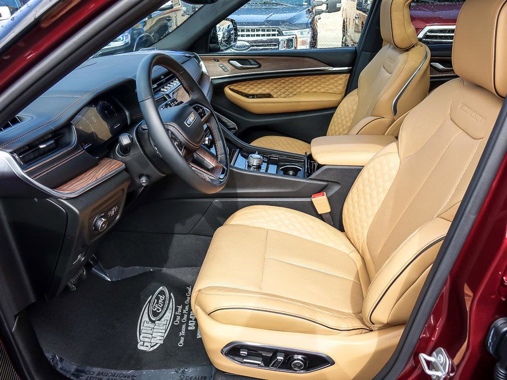 2025 JEEP GRAND CHEROKEE - Image 10