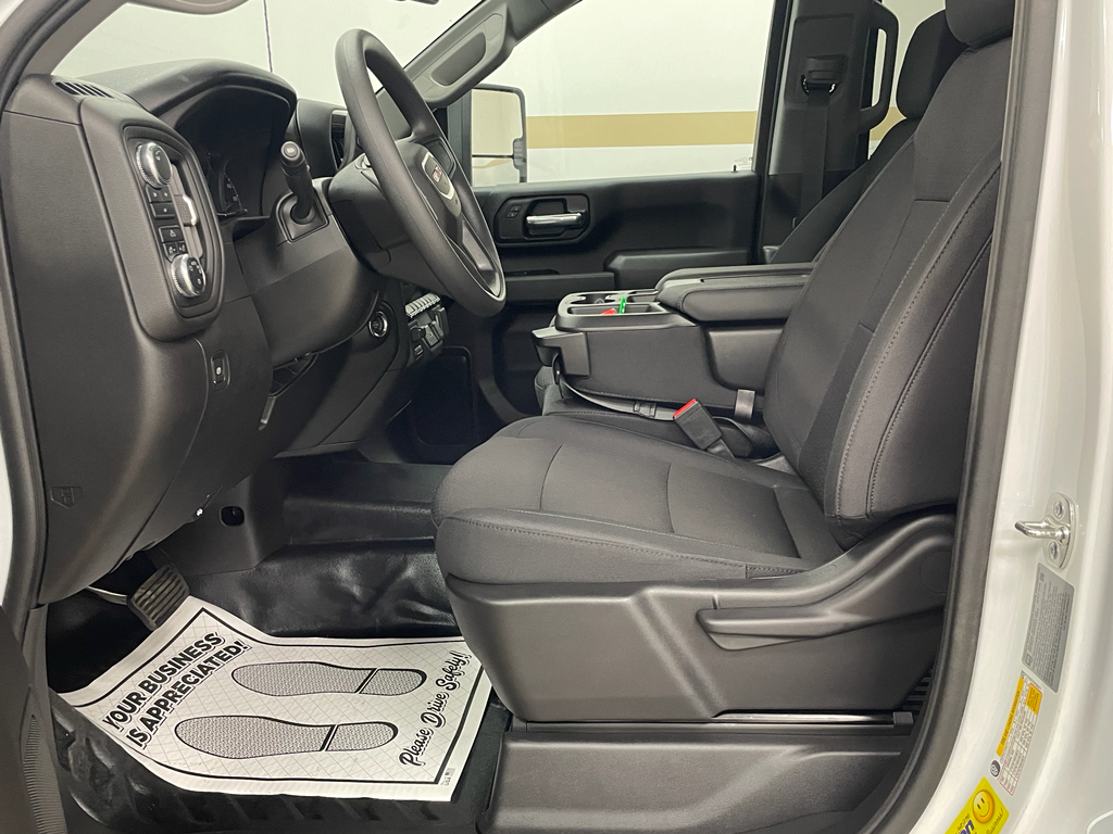 2025 Gmc Sierra 3500 HD Pro photo 3