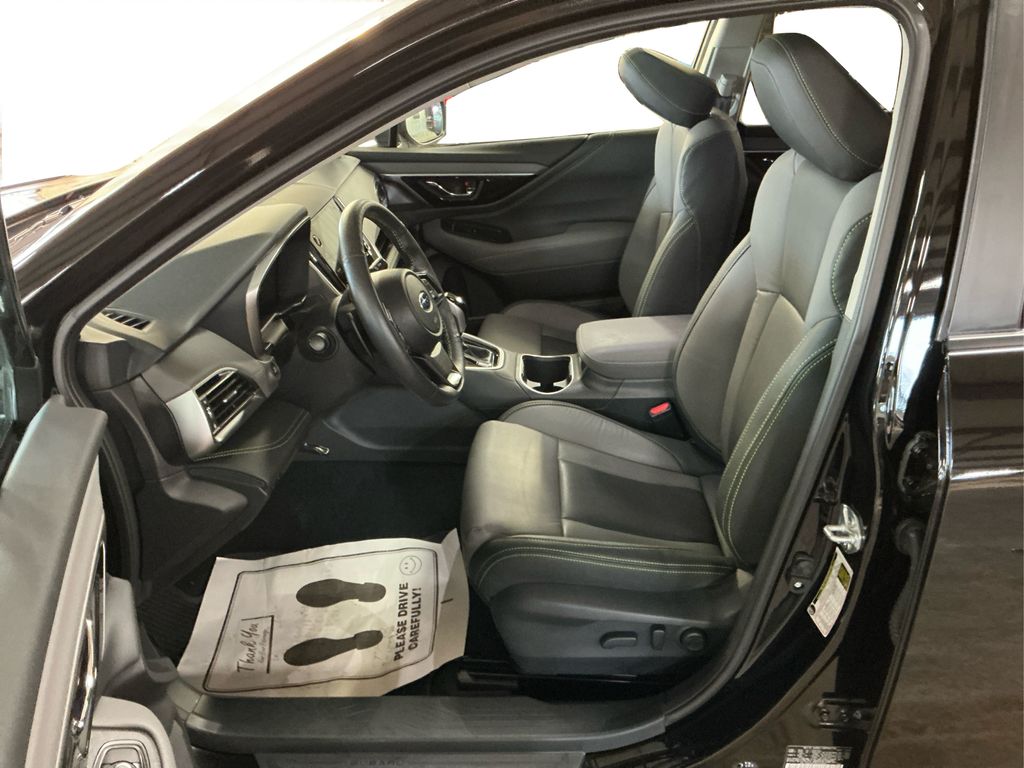2025 Subaru Outback Onyx Edition photo 18