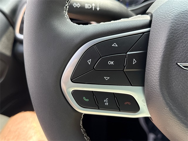 2025 Chrysler Pacifica photo 16