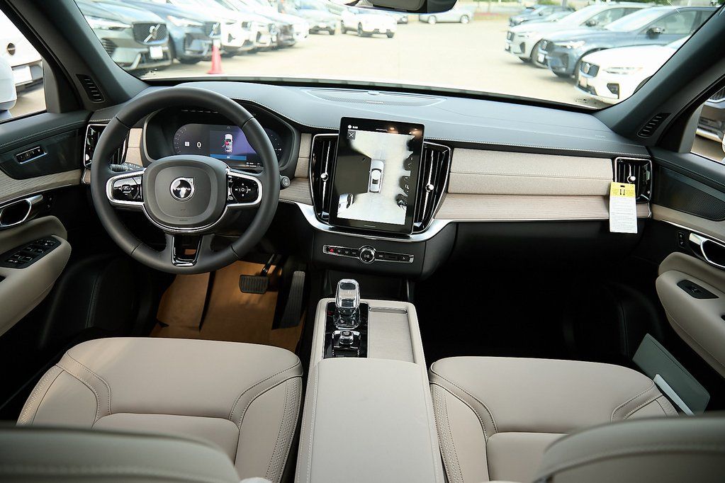2026 VOLVO XC90 - Image 23