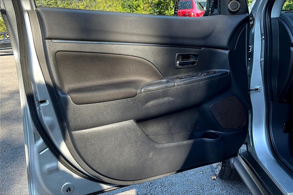 2022 Mitsubishi Outlander Sport ES photo 9