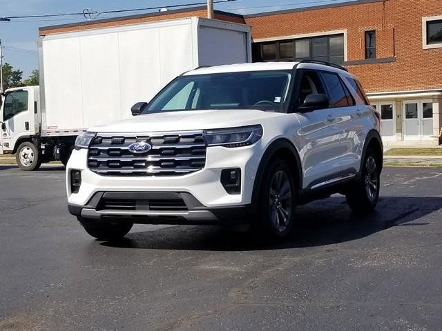 2025 Ford Explorer photo 6
