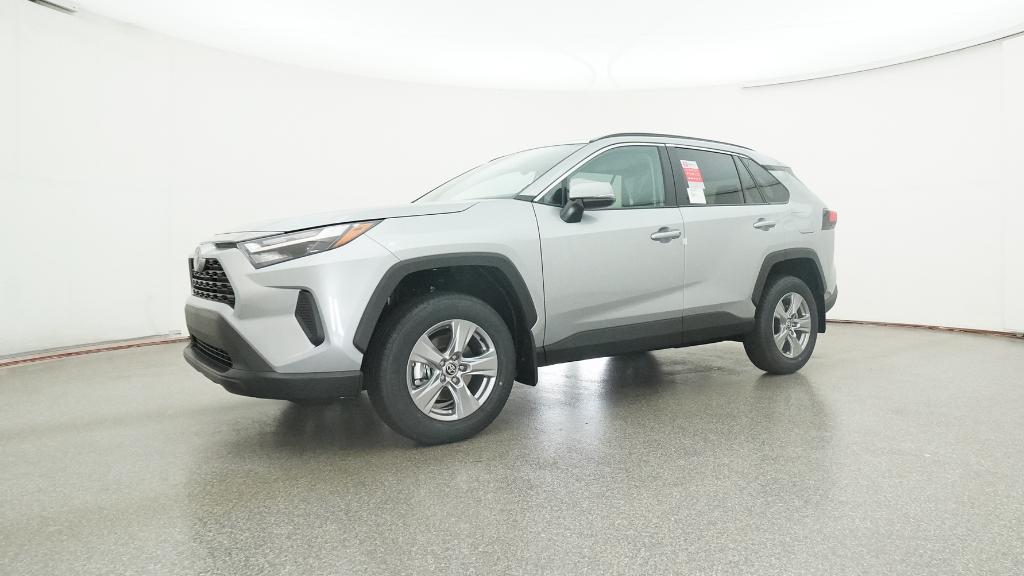 2025 Toyota RAV4 XLE photo 21