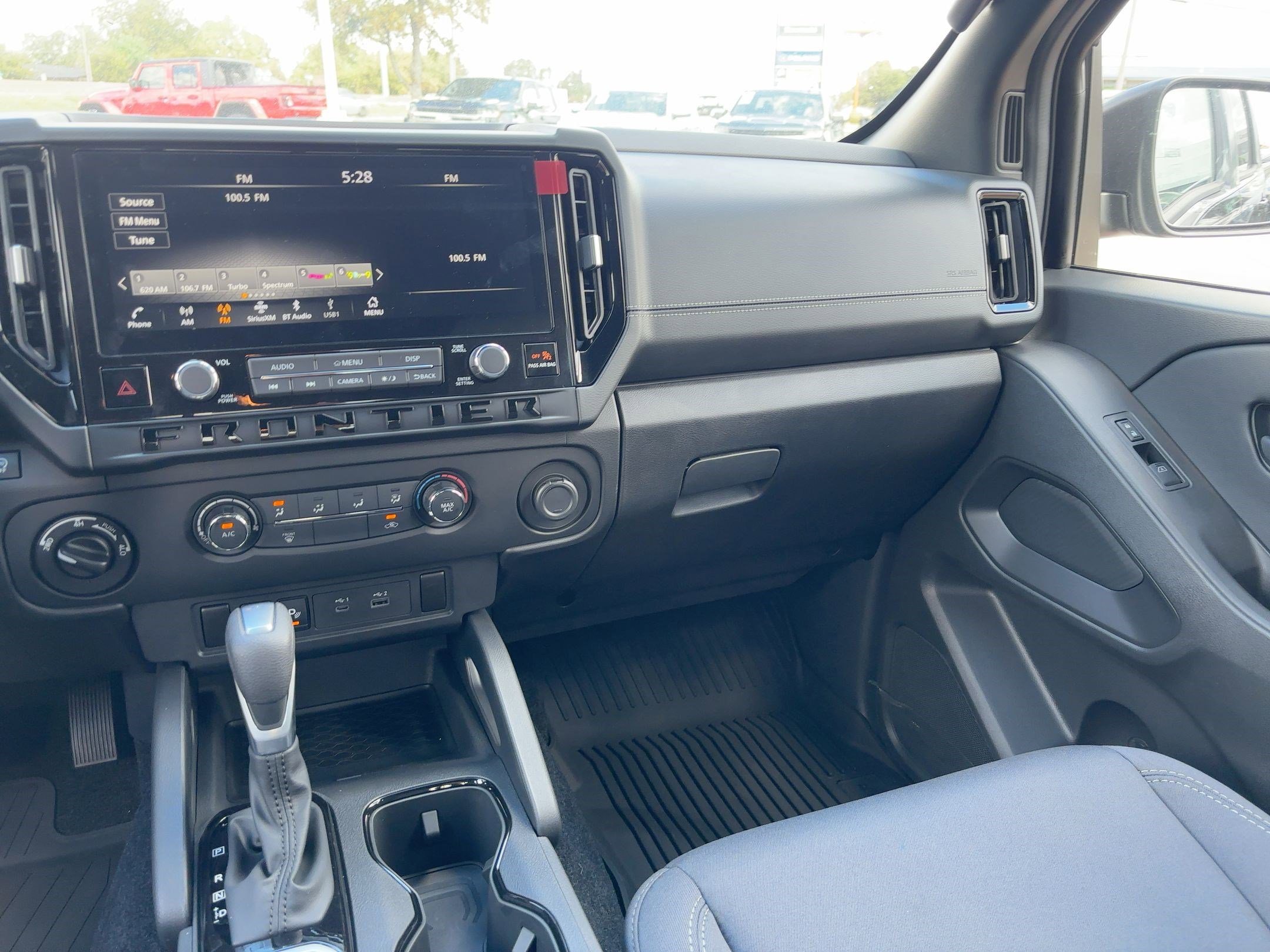 2026 Nissan Frontier SV photo 24