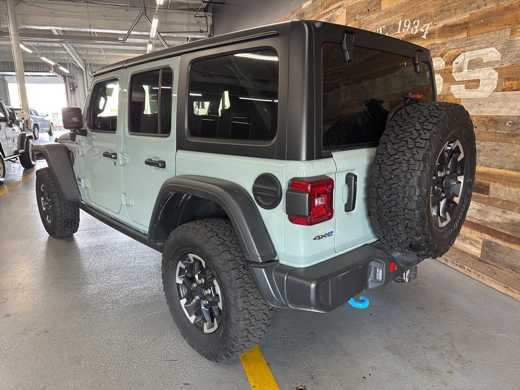 2024 Jeep Wrangler Rubicon 4xe photo 8