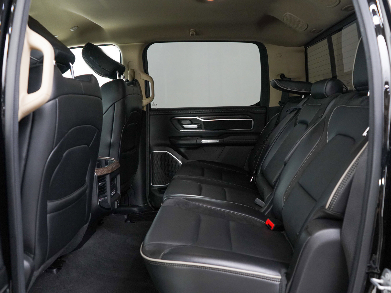 2019 Ram 1500 Laramie photo 16