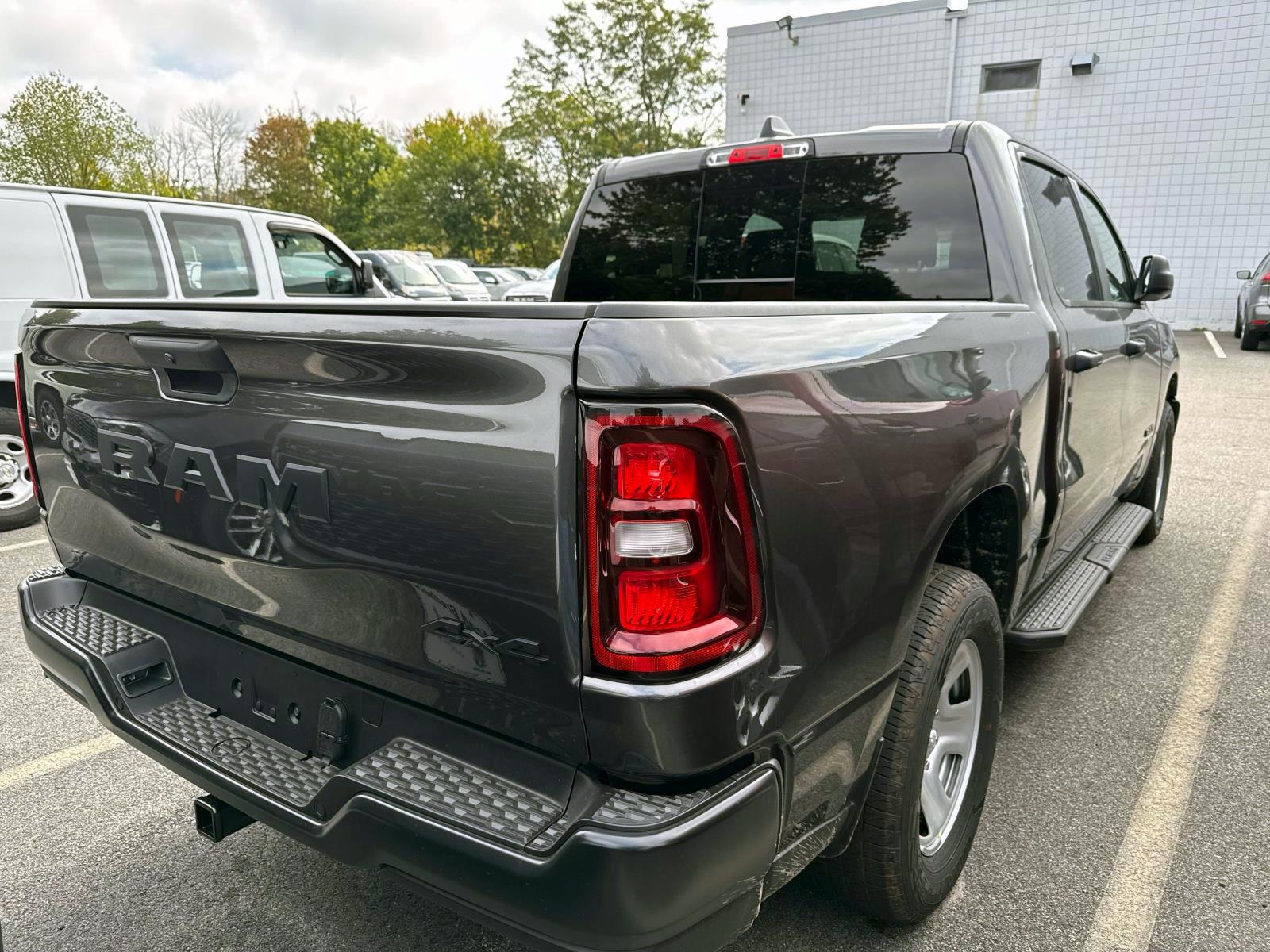 2025 Ram 1500 Tradesman photo 3