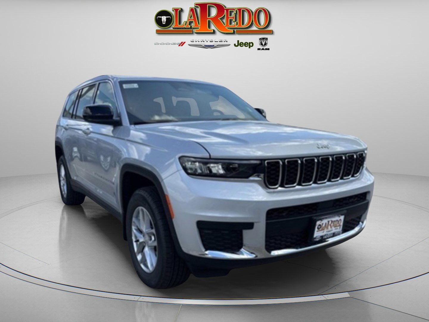 2025 Jeep Grand Cherokee L Laredo's photo