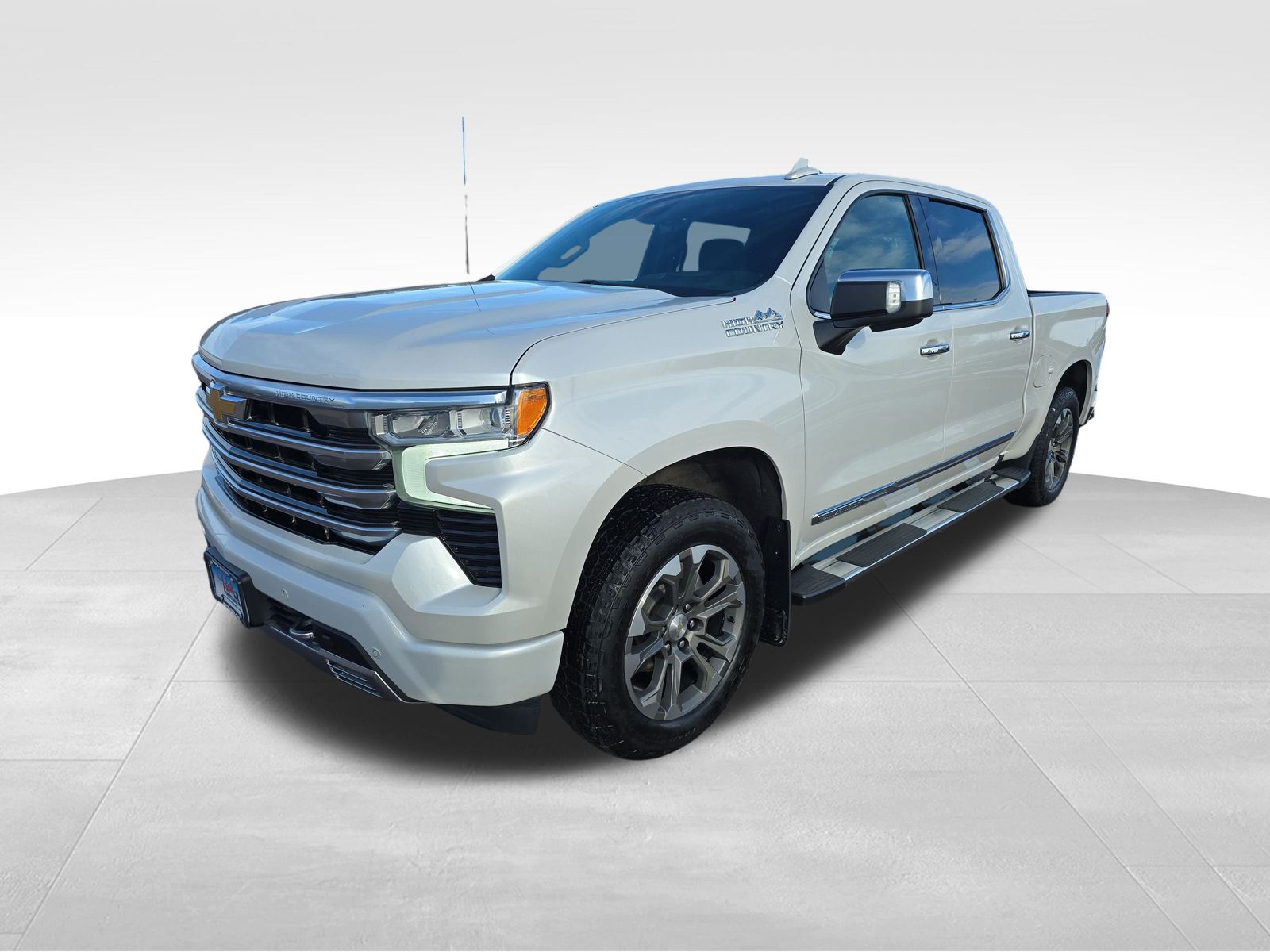 Used 2023 Chevrolet Silverado 1500 High Country with VIN 1GCUDJED5PZ117487 for sale in Luverne, Minnesota