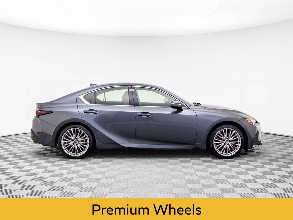 2022 Lexus IS 300 AWD photo 6