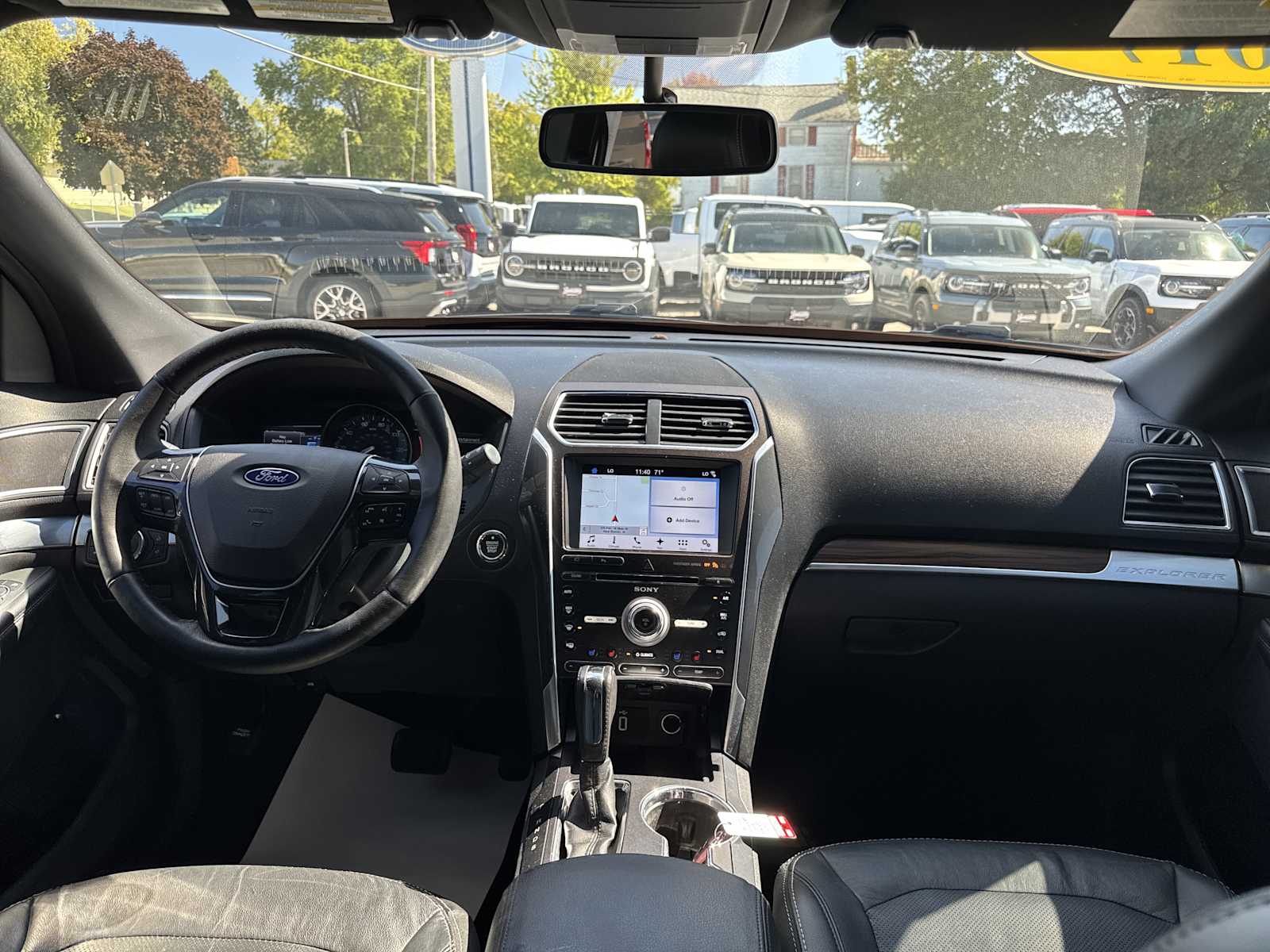 2017 Ford Explorer Limited photo 18
