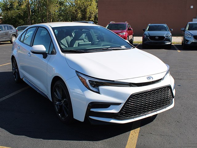 2025 Toyota Corolla SE photo 3
