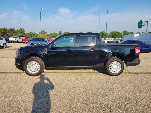 2025 Ford Maverick XL photo 2