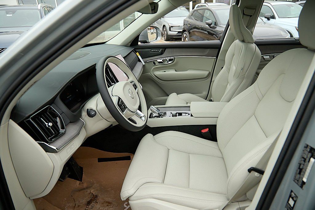 2026 VOLVO XC90 - Image 18