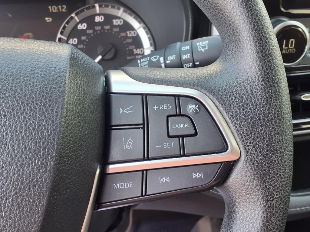 2023 Toyota Highlander L photo 13