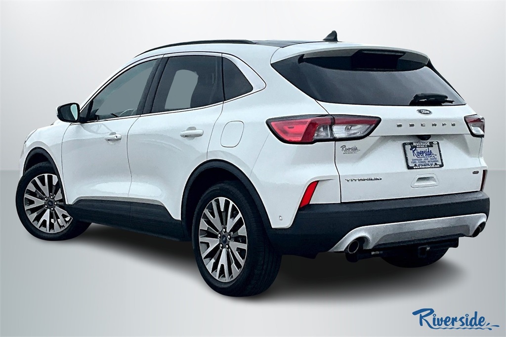 2020 Ford Escape Titanium Hybrid photo 3