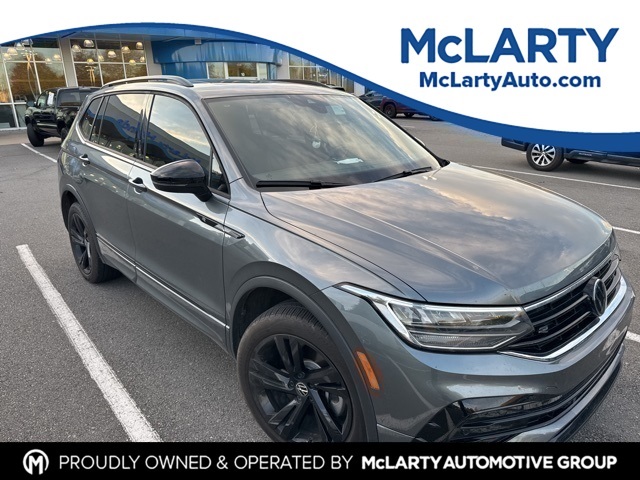 2024 Volkswagen Tiguan SE R-LINE BLACK's photo