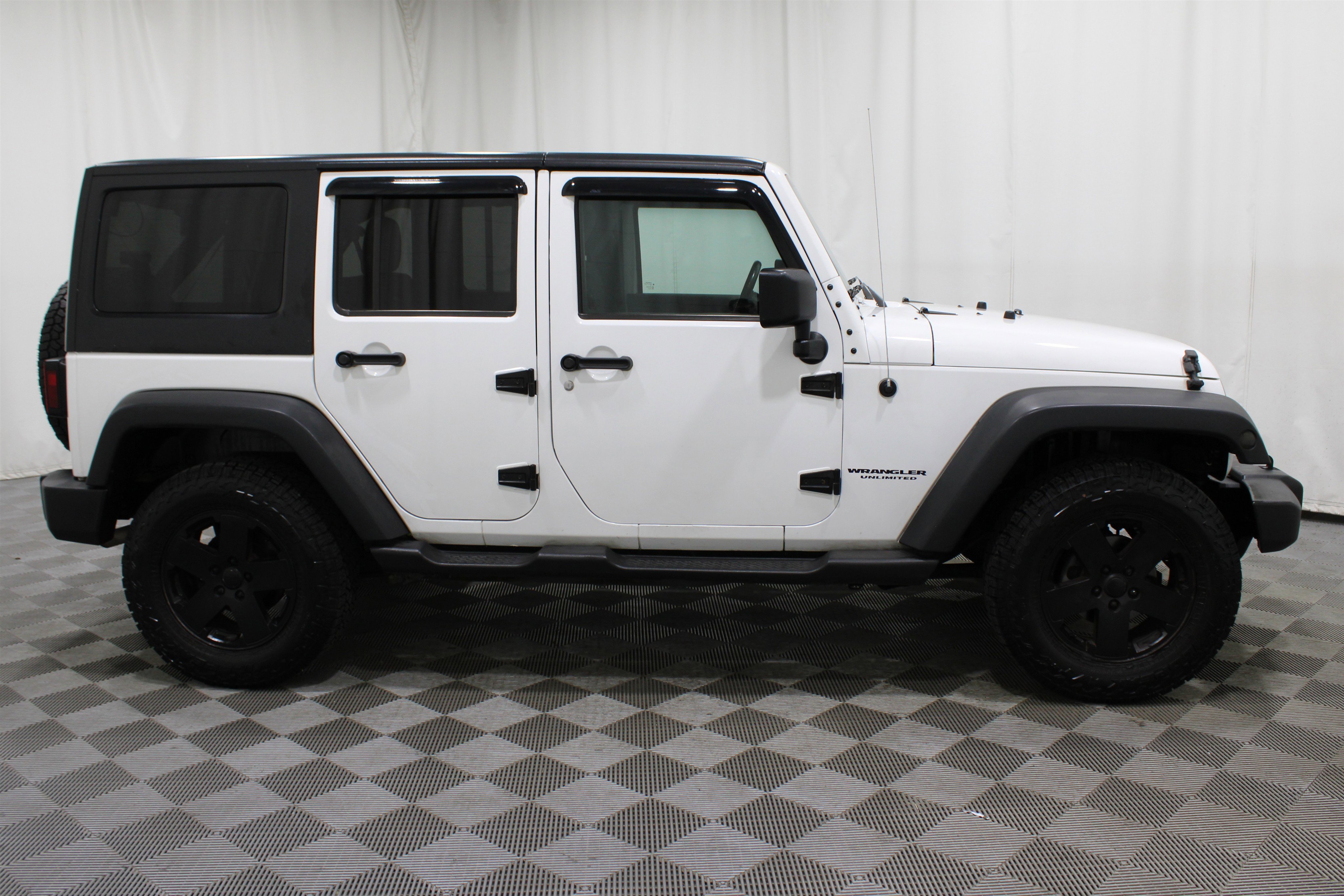 2013 Jeep Wrangler Unlimited Sport photo 18