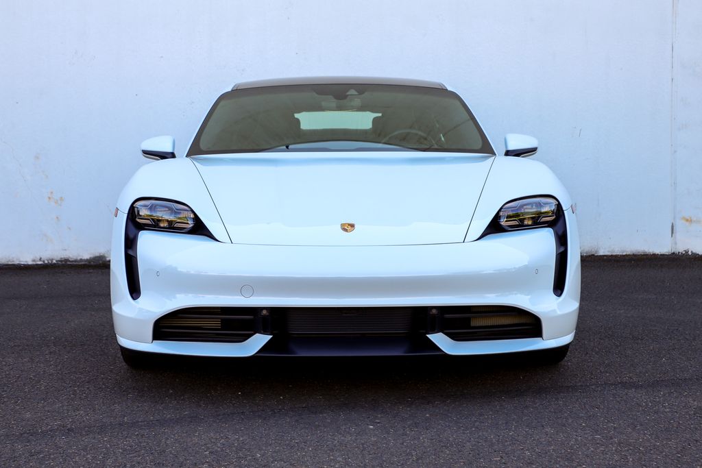 2020 Porsche Taycan Turbo photo 11