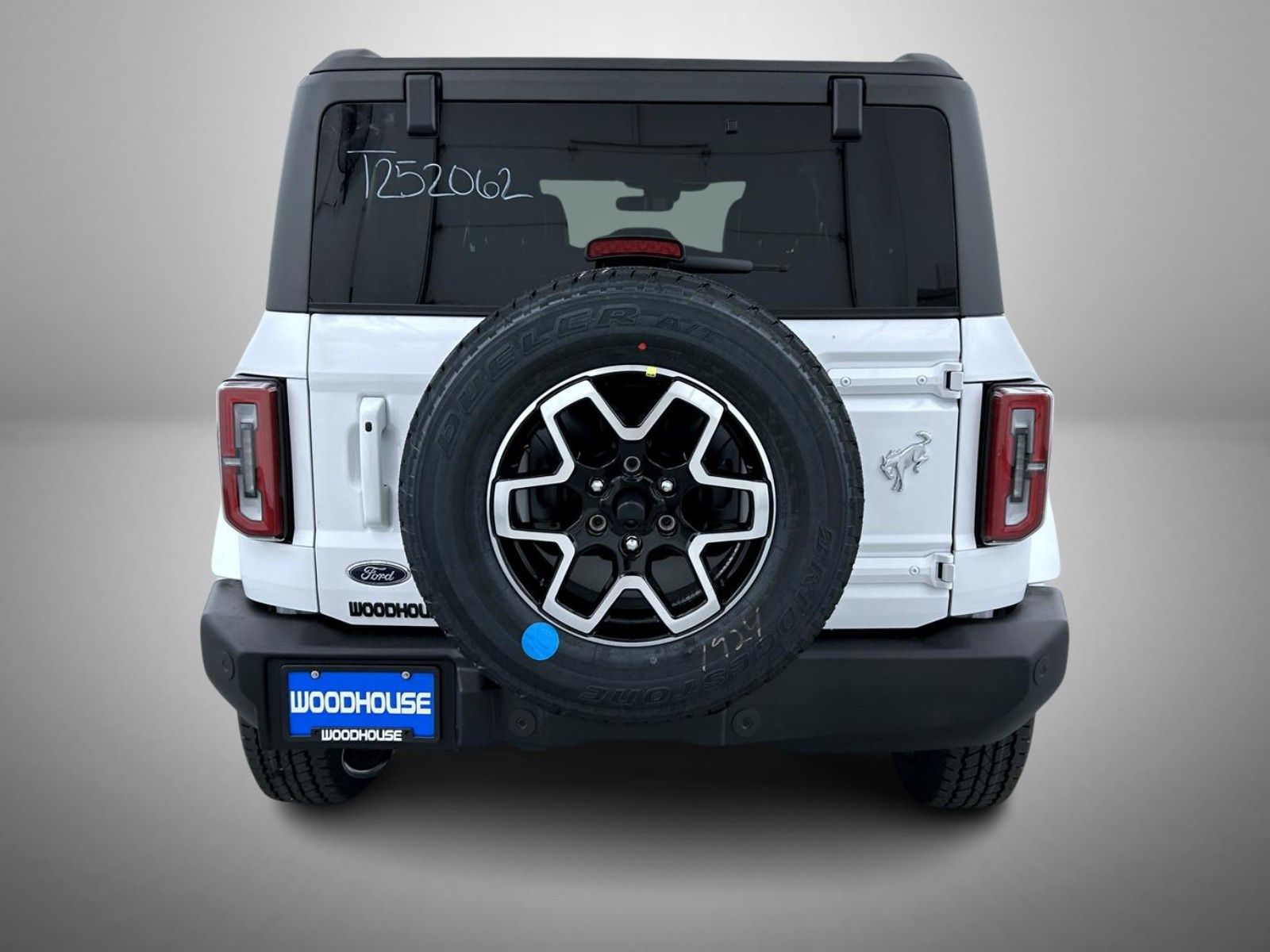 2025 Ford Bronco Outer Banks photo 6