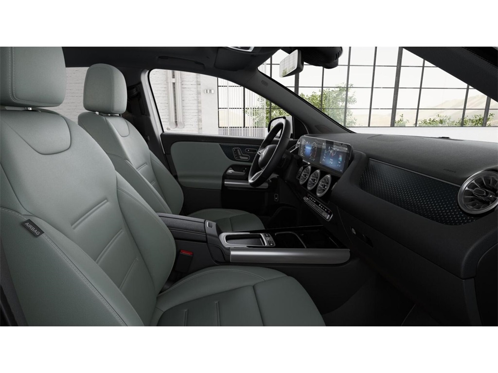 2026 Mercedes Benz GLA 250 4MATIC photo 4