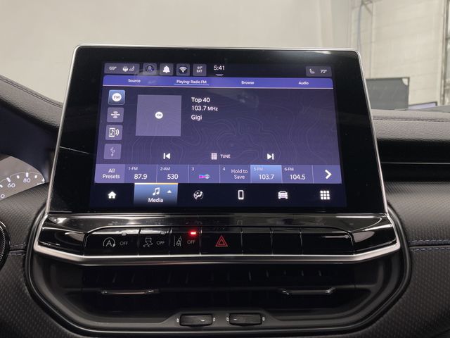 2025 Jeep Compass Latitude Altitude Special Edition photo 13