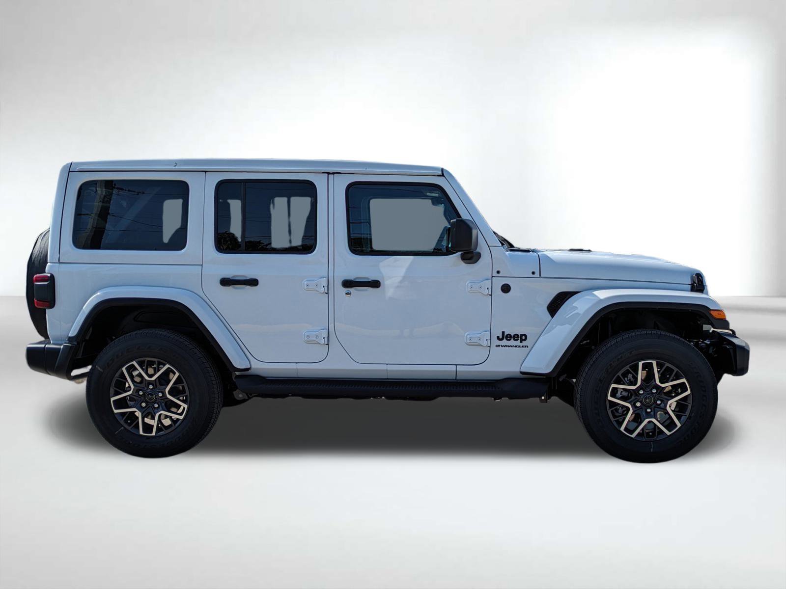 2026 Jeep Wrangler Sahara photo 3