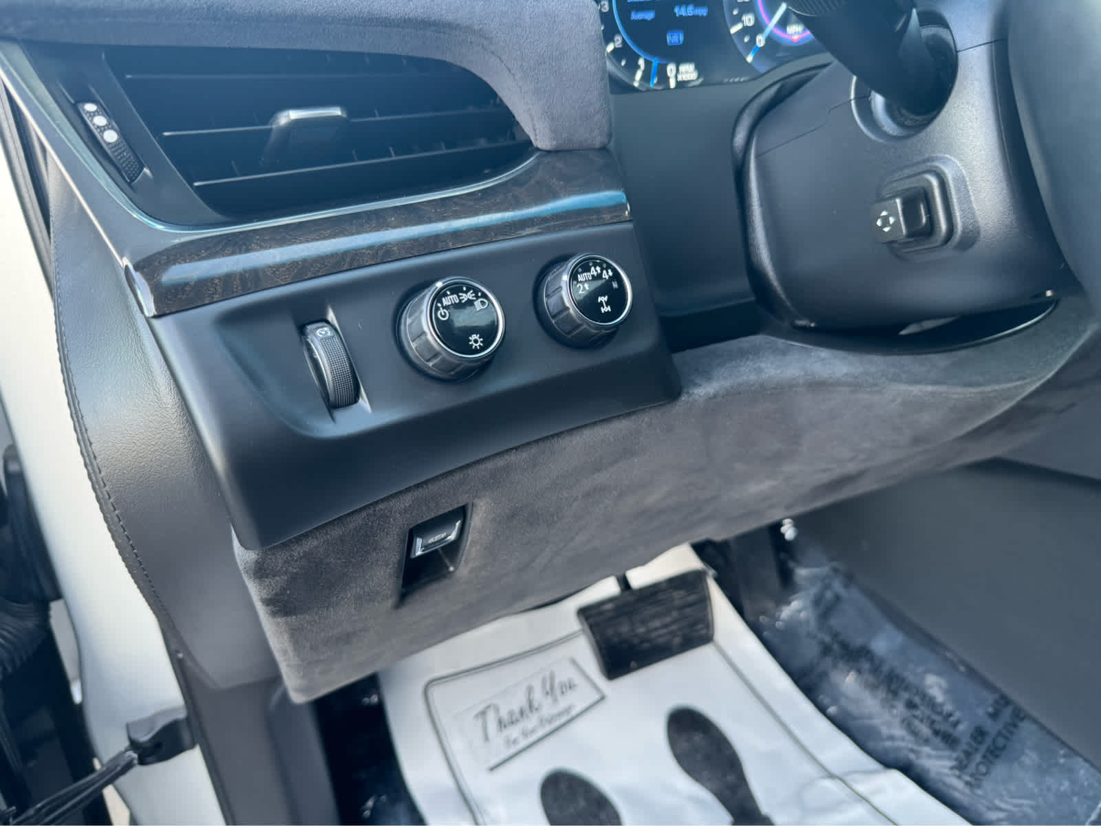 2017 Cadillac Escalade ESV Platinum photo 28