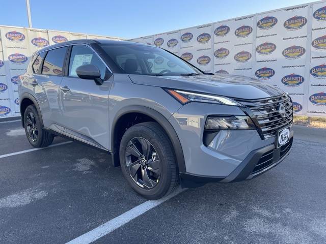 2026 Nissan Rogue SV's photo