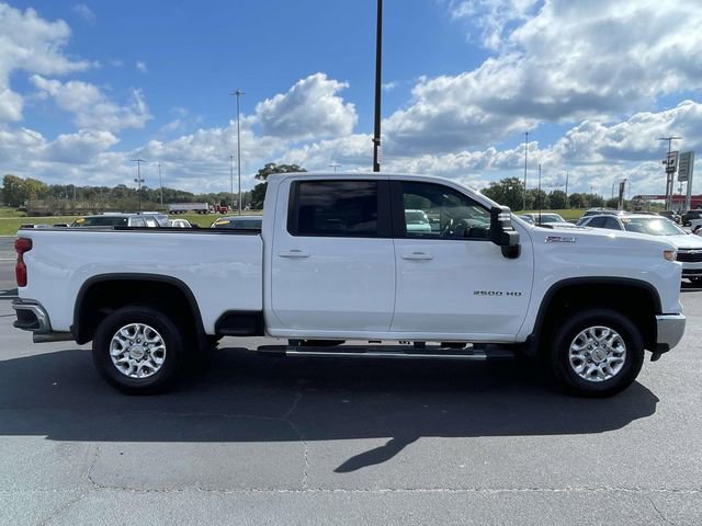 2025 Chevrolet Silverado 2500HD LT photo 2