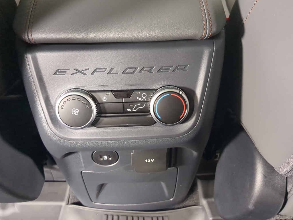 2025 Ford Explorer photo 19