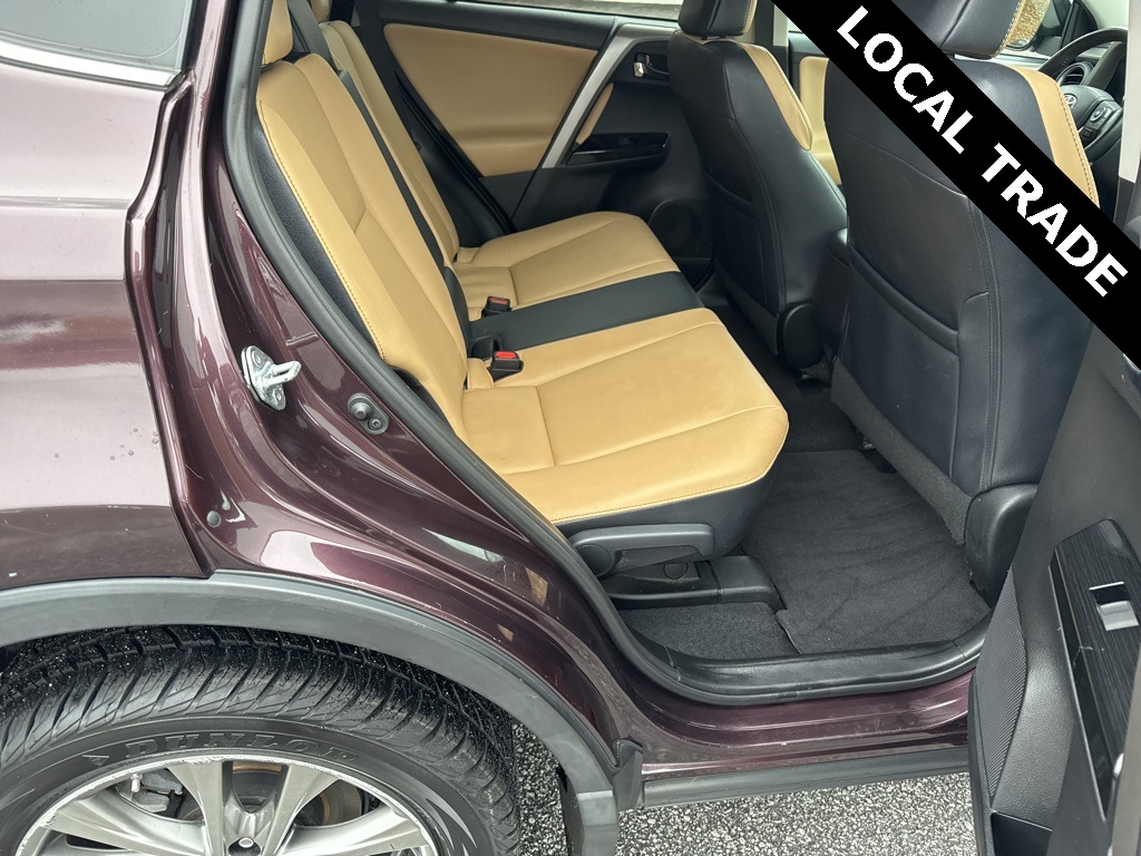 2016 Toyota RAV4 Limited photo 3