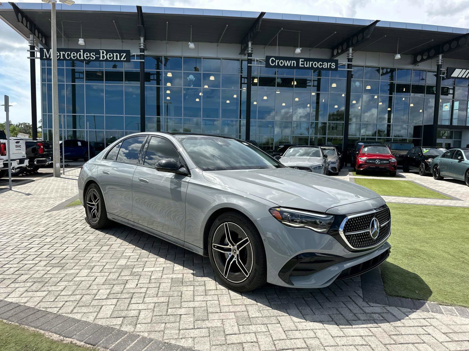 2025 Mercedes Benz E 350 4MATIC Sedan photo 2