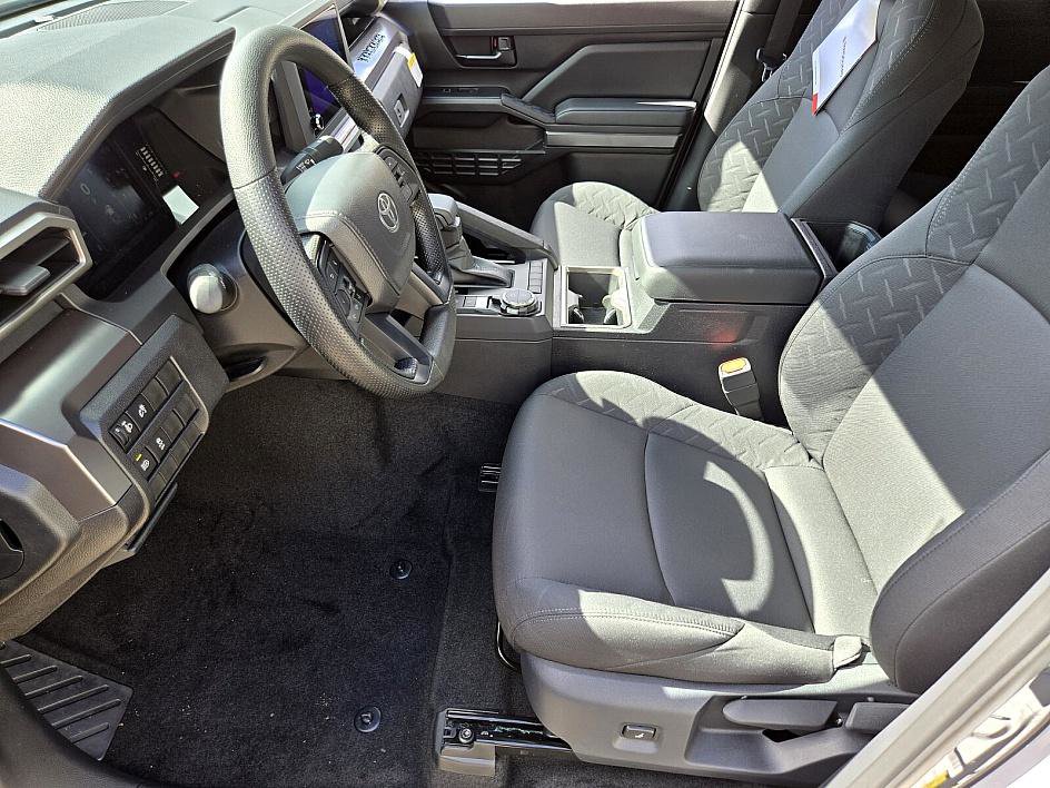 2025 Toyota Tacoma SR5 photo 9